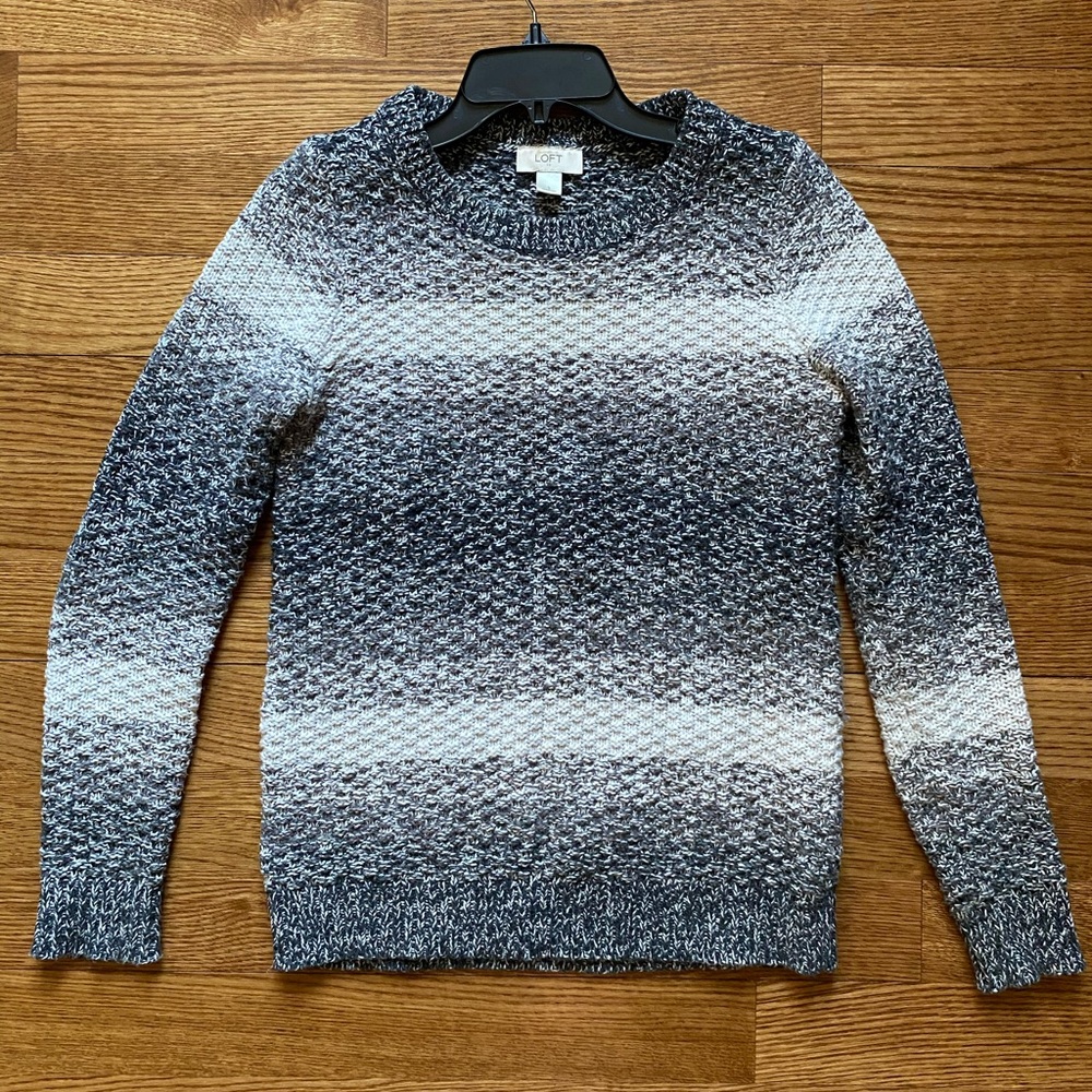 Knit ombré grey and white chunky knit sweater